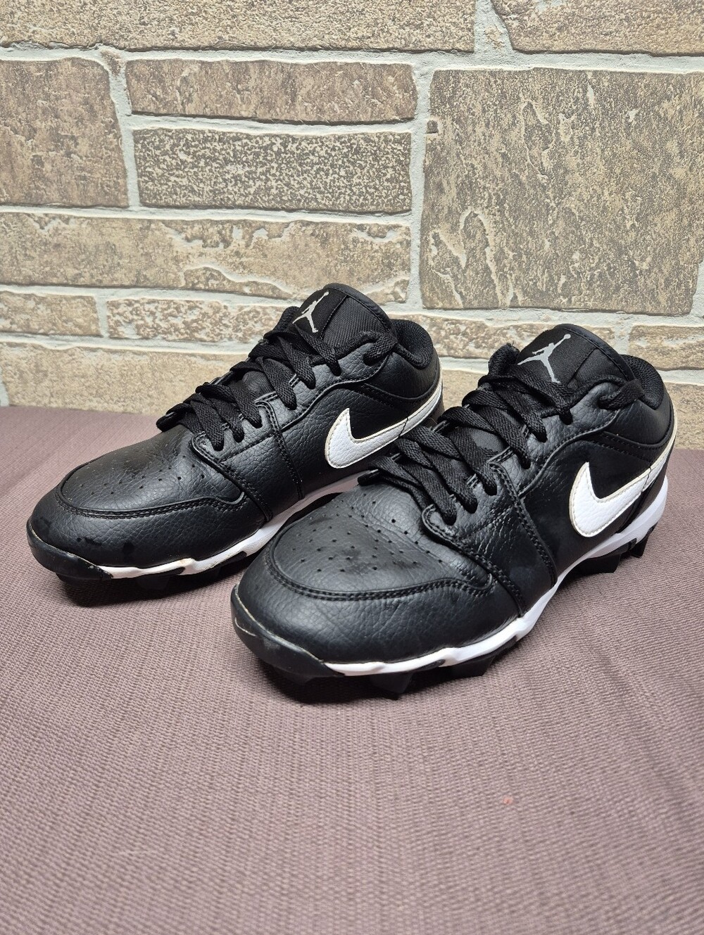 Nike Jordan Black & White Men’s Athletic Cleats 5.5 Y